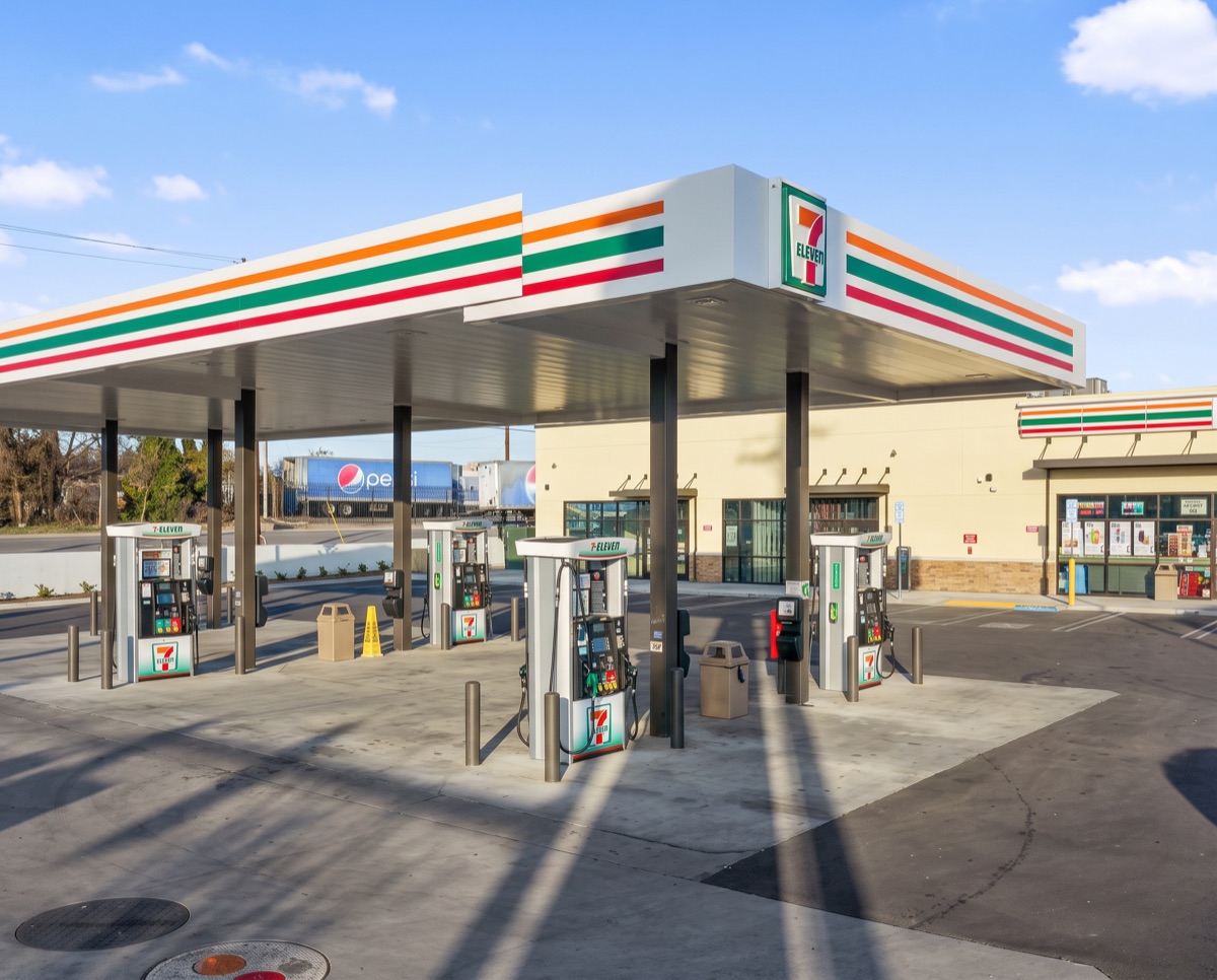 7-Eleven Gas Station, Bakersfield, CA