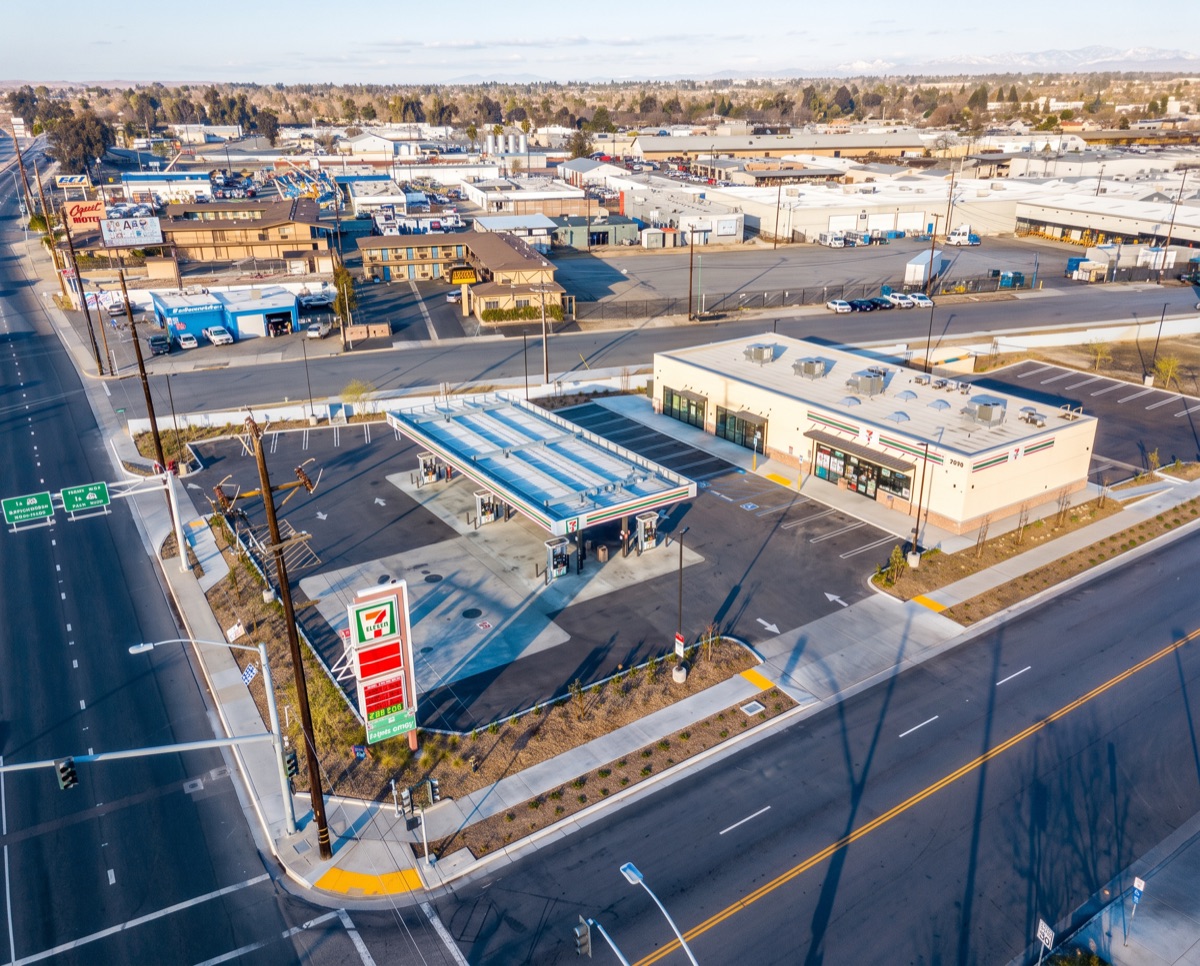 7-Eleven Gas Station, Bakersfield, CA